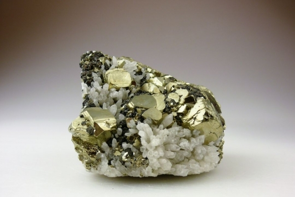 Pyriet - bergkristal  (7).JPG [1]